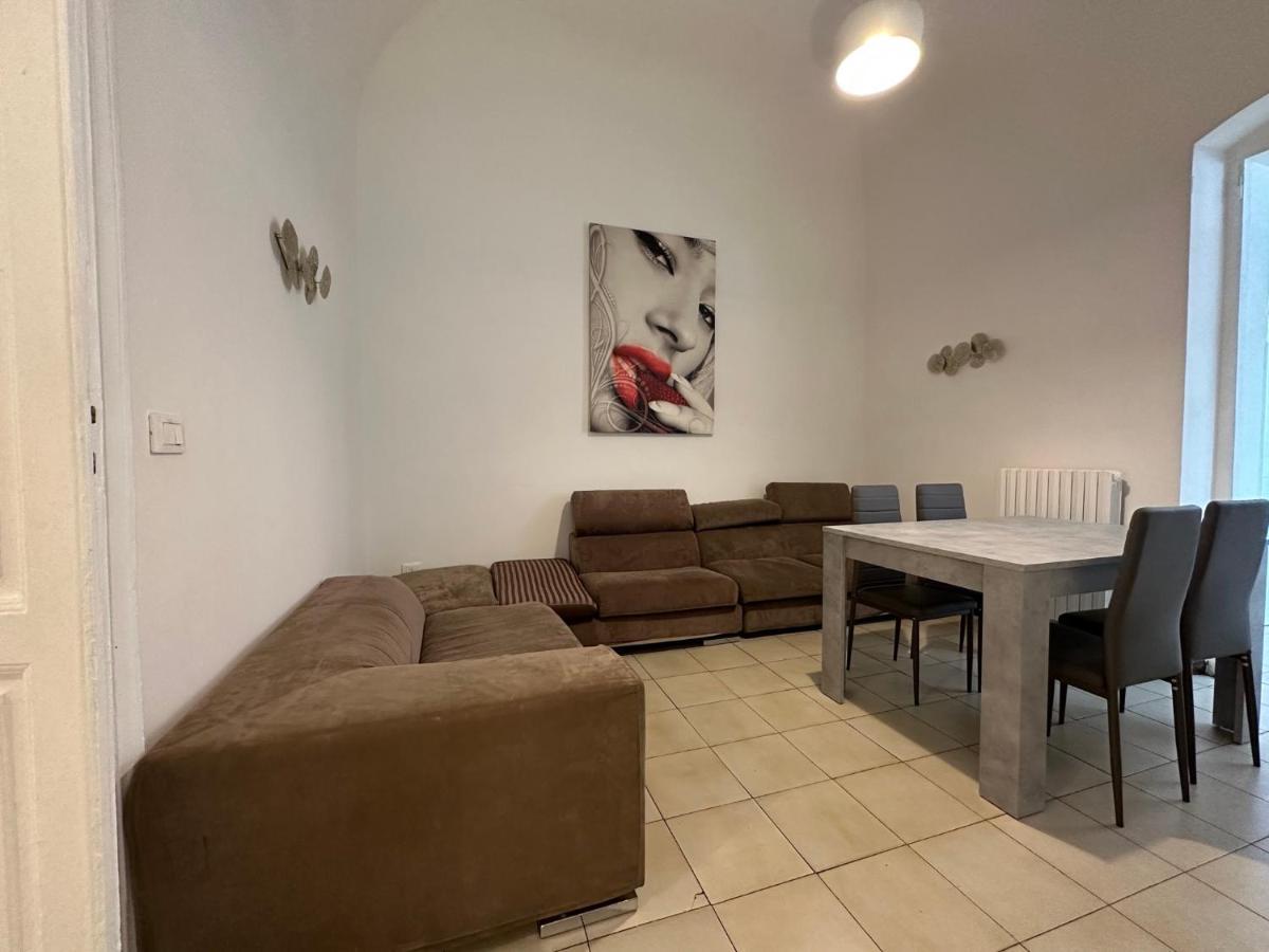 Cconforthotels Appartamento Crispi Бари Екстериор снимка